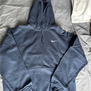 Nike Men's Dark Blue Pullover Sweater